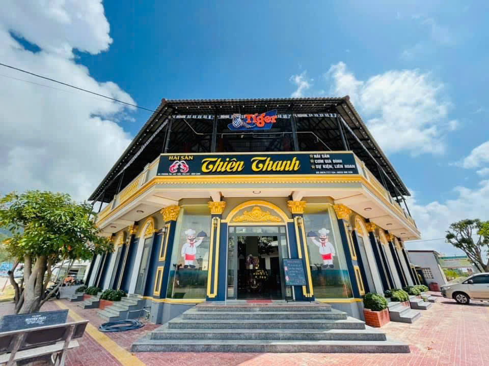 Nhà hàng 2 tầng Cát Tiến 1 z6669334267264 d48da7376956c4a9f5b842ad16960a23